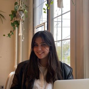 Meet your Posher, Chloe